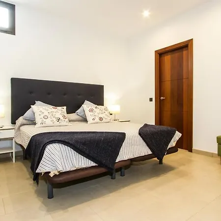 Sleeps 10 Pool Air Con Wifi Villa Puerto Calero